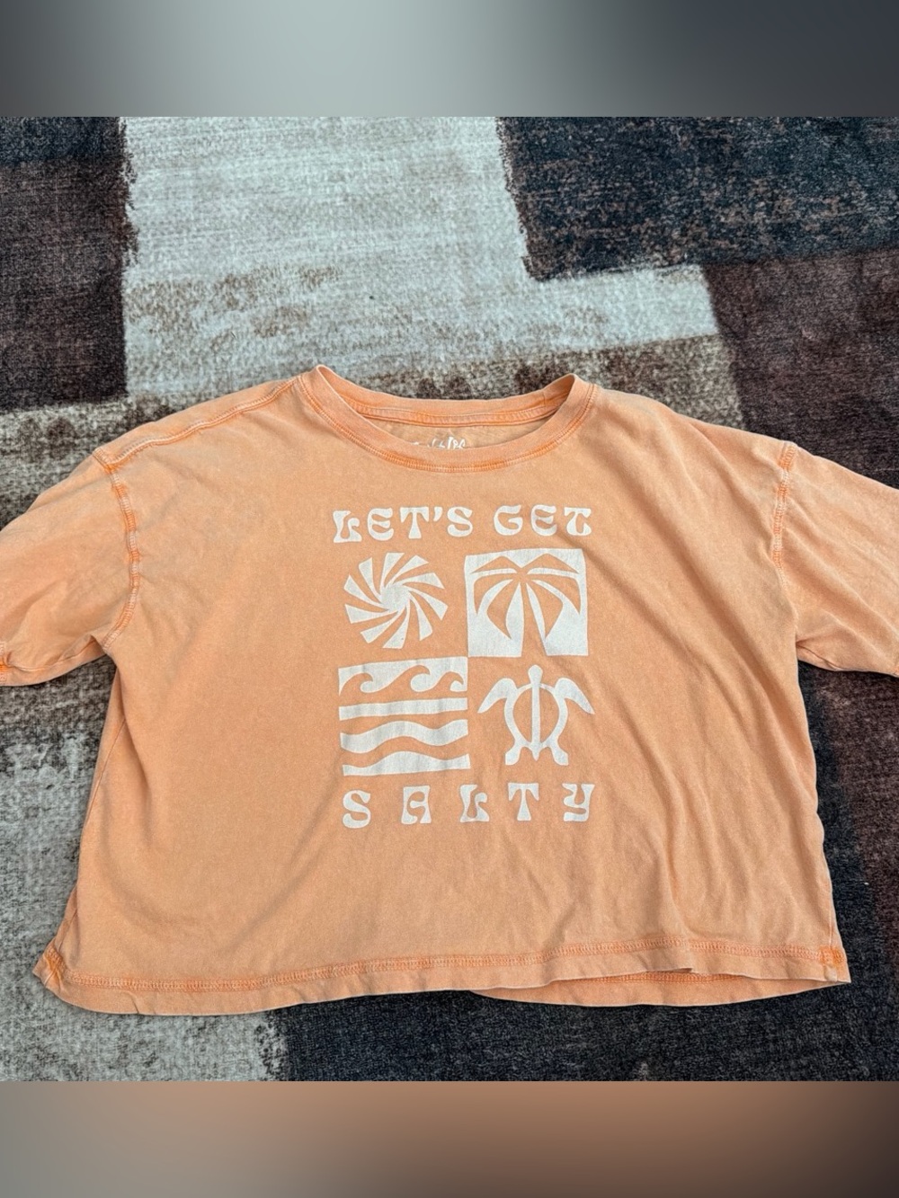 Women’s salt life crop tee